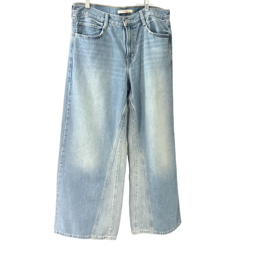 Levi's Light Wash Wide Leg Jeans